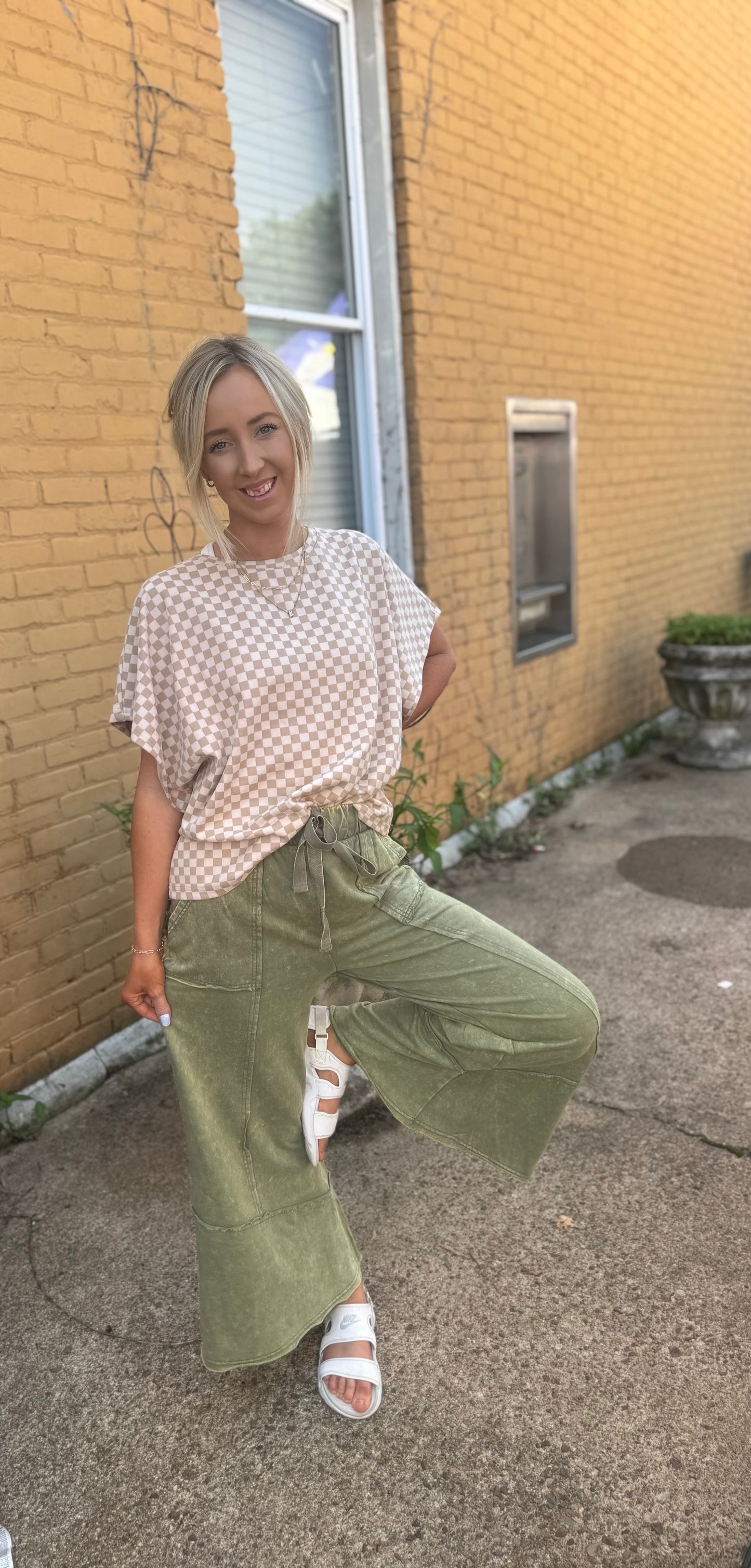 Exposed Seam Flare Pant